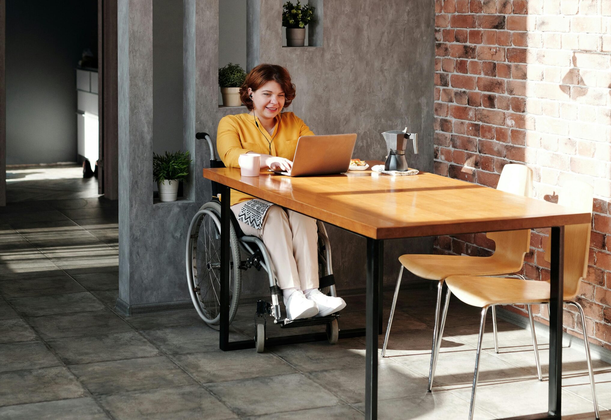 Navigating the Transition From In-Person to Virtual Therapy: What To Expect