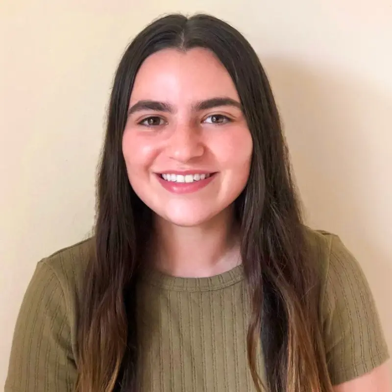 Alana Bierman Headshot